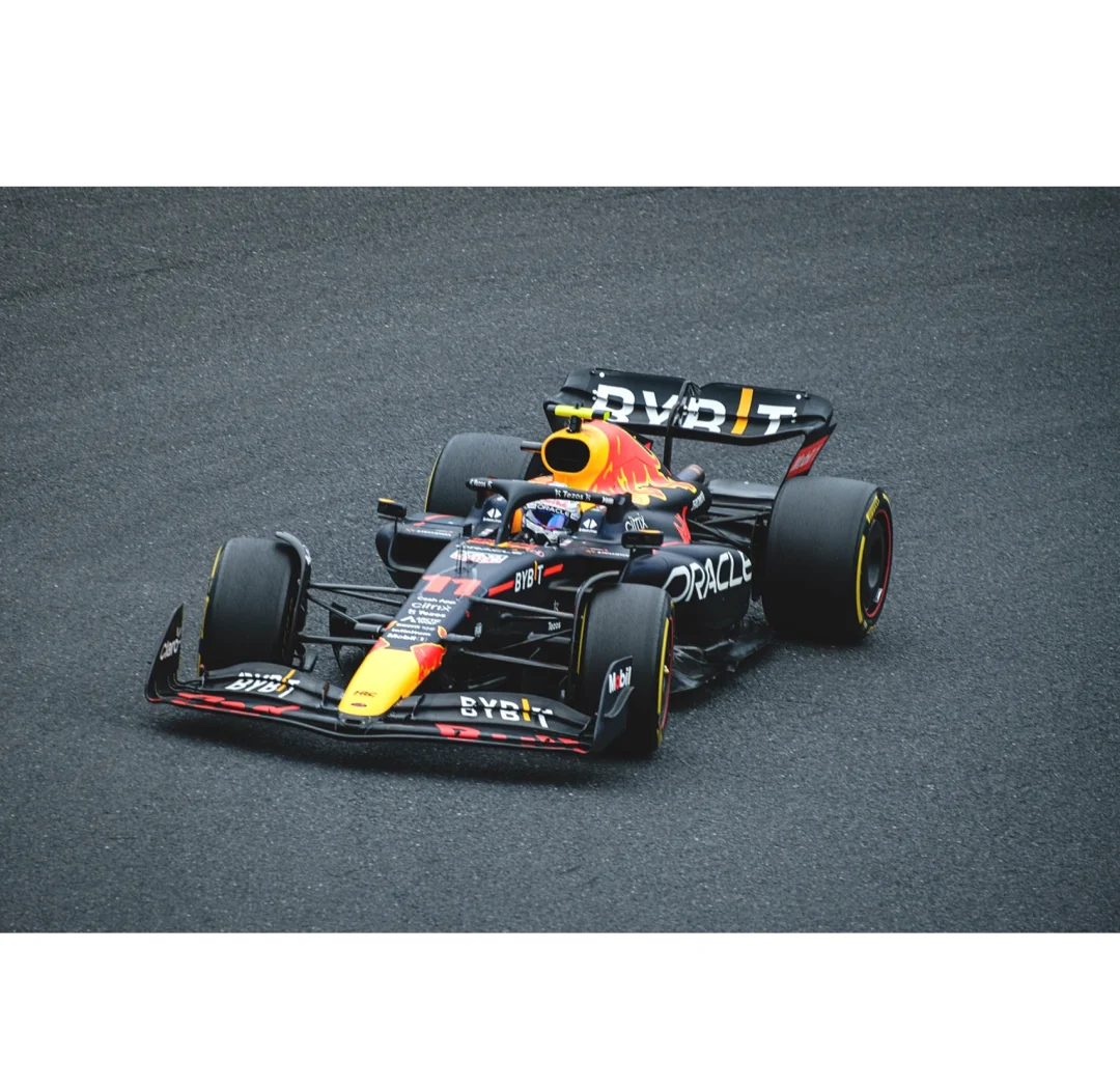 梅赛德斯轻取哈斯车队,佩雷兹惊艳四座 梅赛德斯轻取哈斯车队,佩雷兹惊艳四座