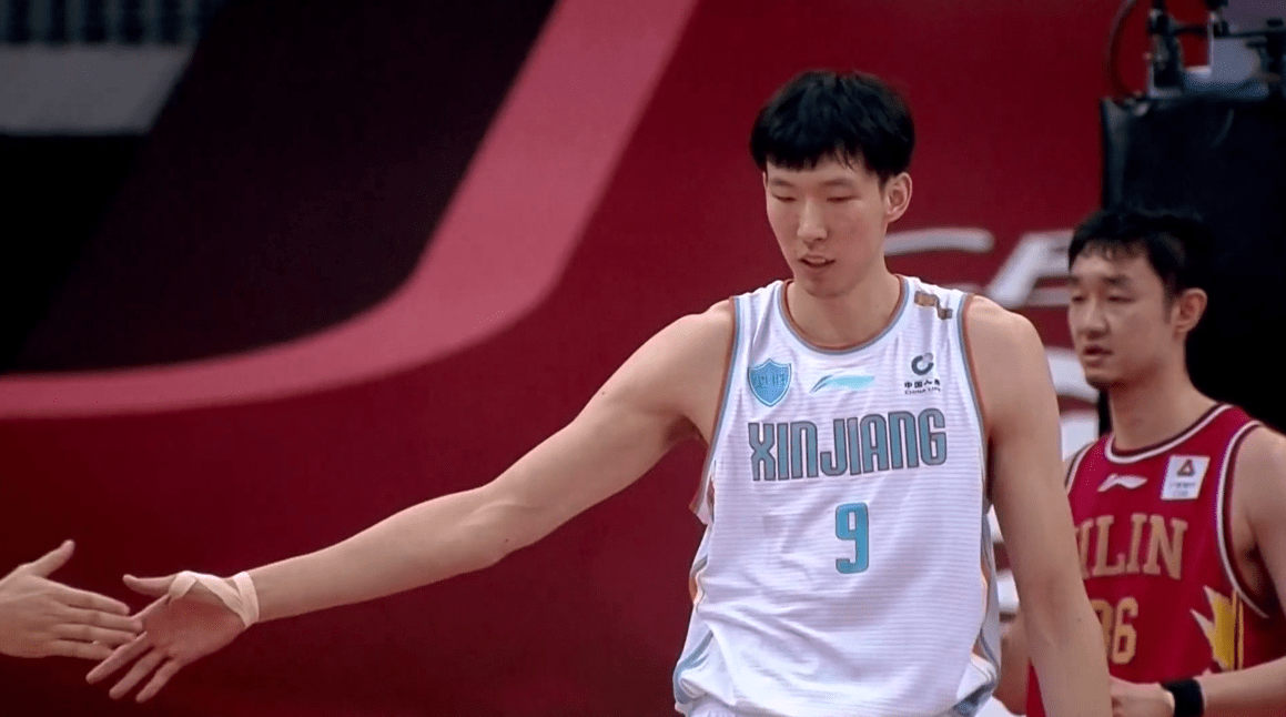 勇士逆转深圳队，周琦刷新纪录