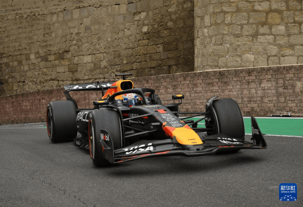 红牛车队碾压红牛二队，维斯塔潘刷新纪录