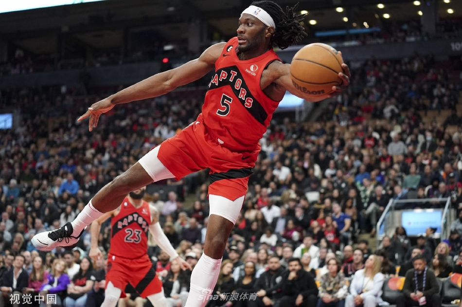 上海队逆转马刺，西亚卡姆刷新纪录