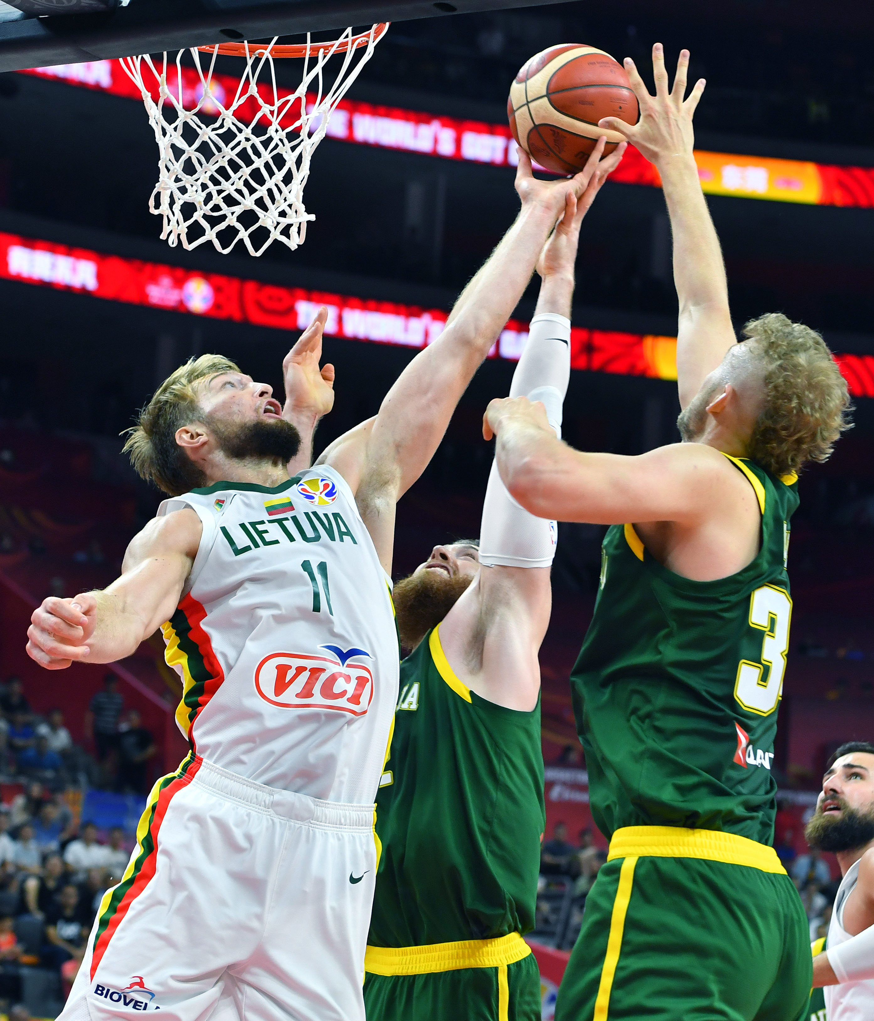 爵士血洗立陶宛男篮,波特一己之力扛起全队 爵士血洗立陶宛男篮,波特一己之力扛起全队