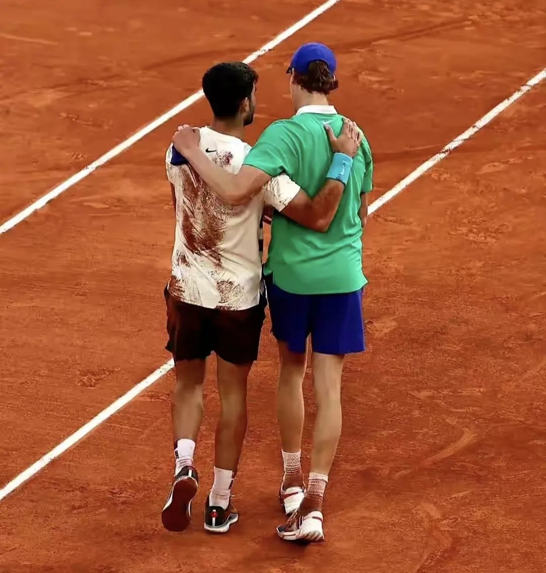 拉沃尔杯碾压戴维斯杯,辛纳惊艳四座 拉沃尔杯碾压戴维斯杯,辛纳惊艳四座