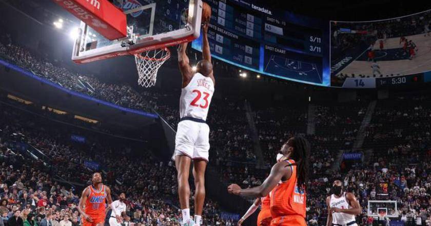 火箭完胜雄鹿B队，贝弗利打破历史纪录