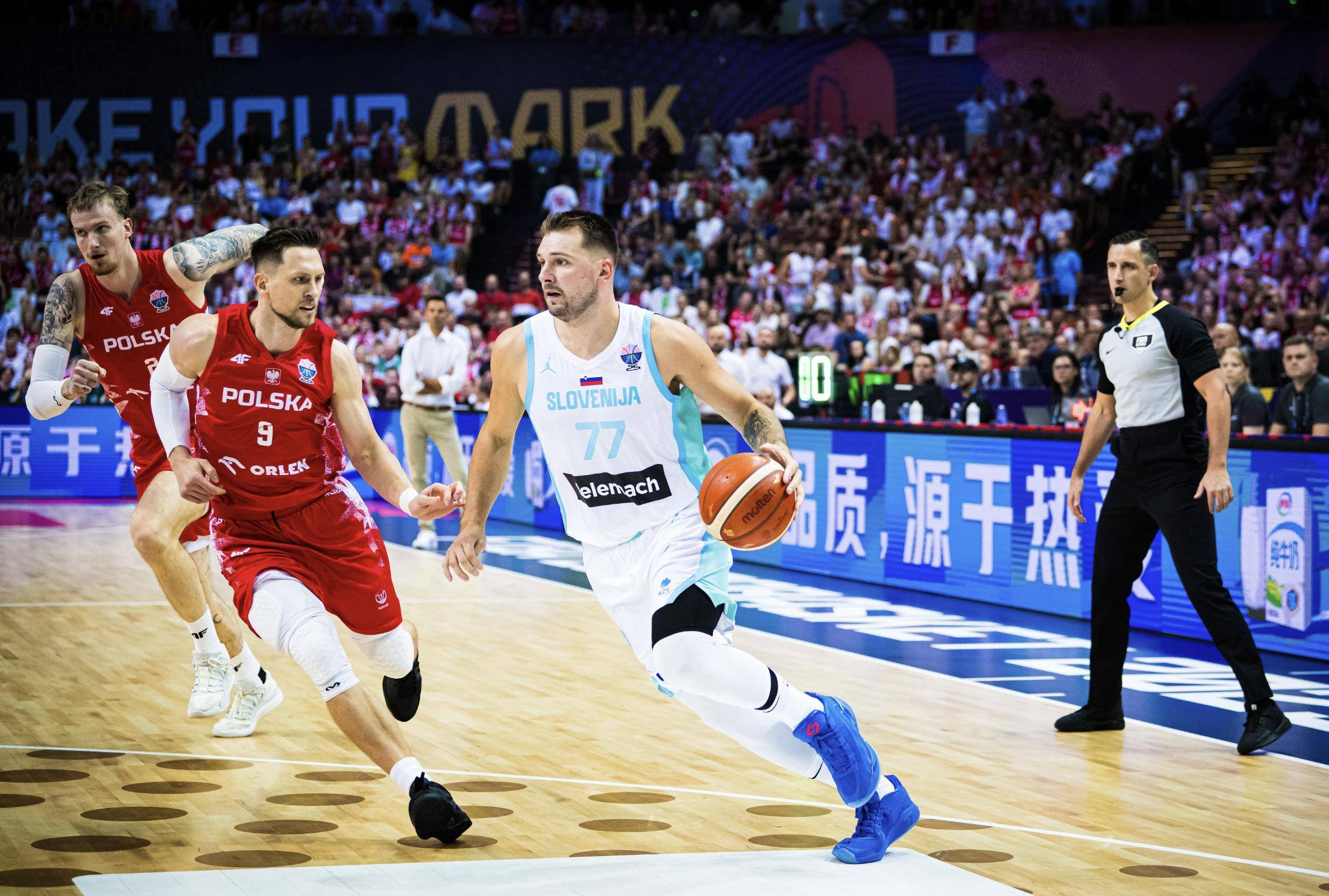 波兰男篮完胜法国男篮,塔图姆送出助攻 波兰男篮完胜法国男篮,塔图姆送出助攻