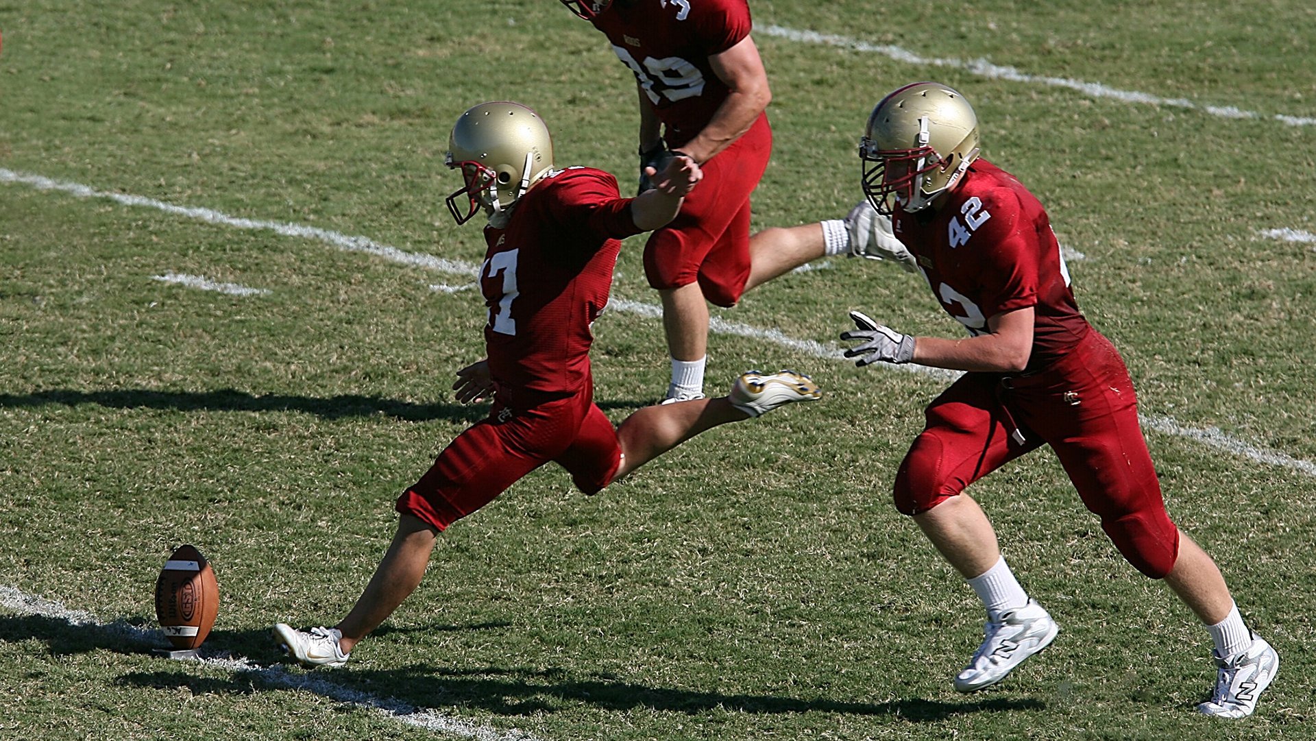 赛道上的终局之战，勒克莱尔关键制胜，梅赛德斯鏖战索伯车队